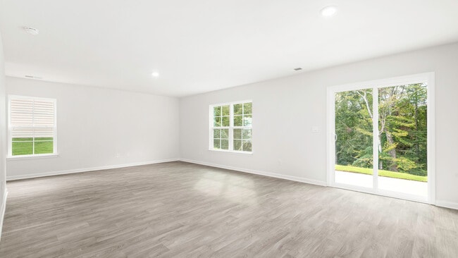 105 Greenbrier Way unit 38607987, Stoneville, NC 27048 - photo 4