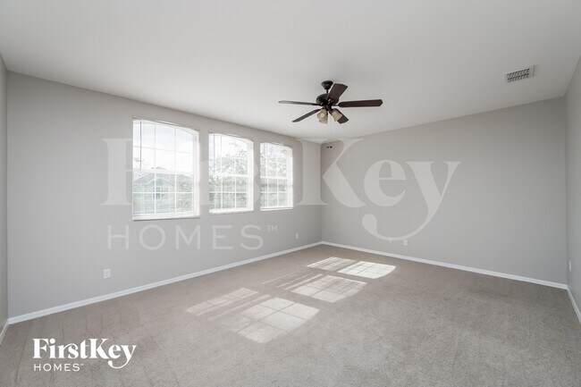 10748 Pictorial Park Dr, Tampa, FL 33647 - photo 7