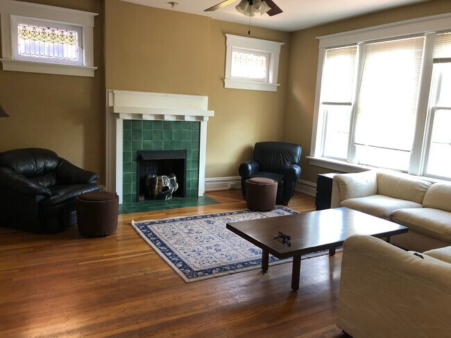 6123 Waterman Blvd unit First Floor, Saint Louis, MO 63112 - photo 3