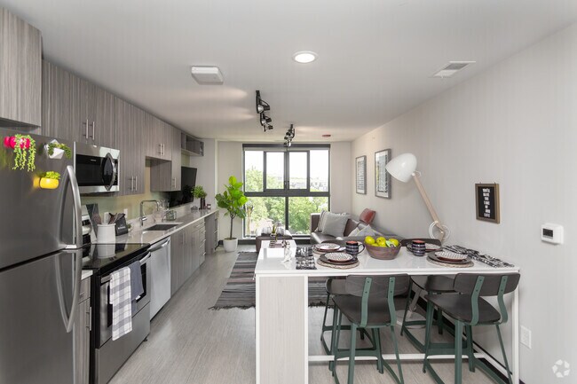 4BR, 3BA - 1233 SF