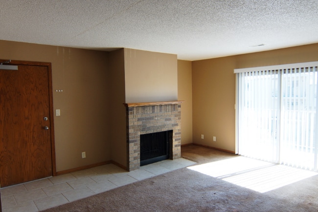 5100 Emerald Dr unit 25, Lincoln, NE 68516 - photo 4