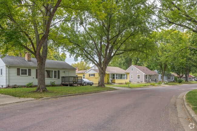 Dotson Park has homes with various  fun colors.