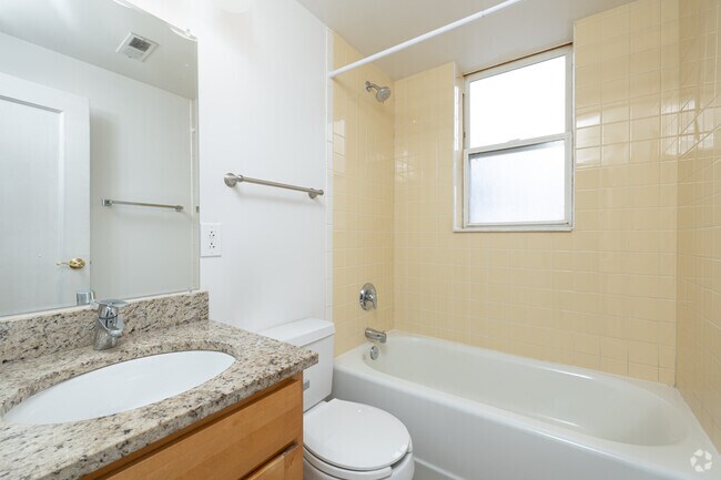 4616 Lindell Blvd. (Carleton Apt), Saint Louis, MO 63108 - photo 2