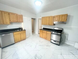 22 Howell St, Boston, MA 02125