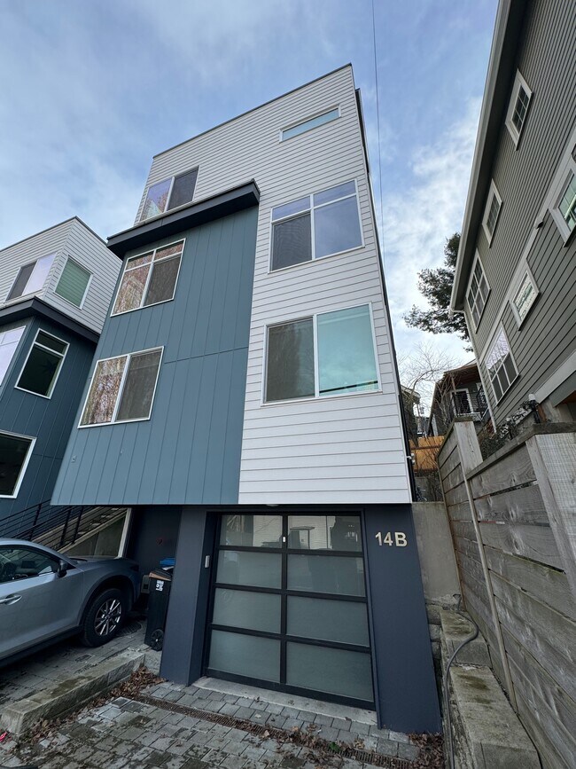 14 W Etruria St Unit B, Seattle, WA 98109