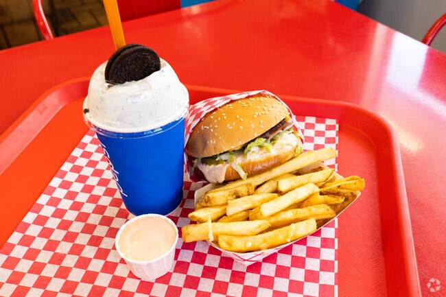 Santa Queen is a local favorite in the Santaquin neighborhood, serving up shakes and burgers.
