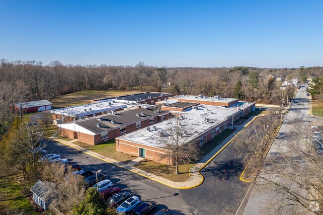 Alloway Township School has an overall B- rating on Niche.com.