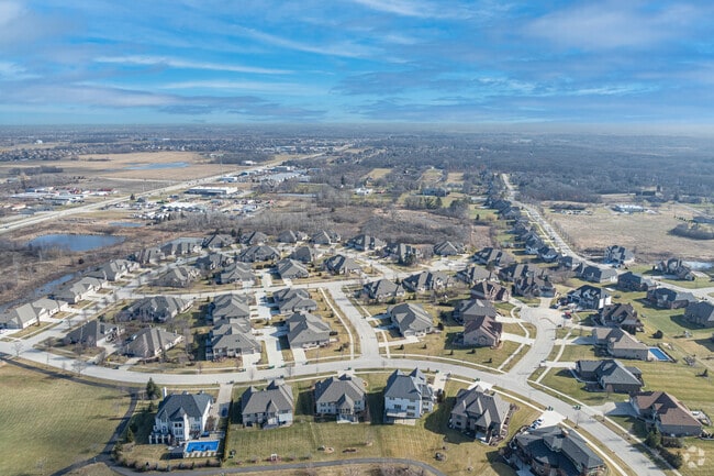 South Homer Glen is located 32 miles southwest of downtown Chicago