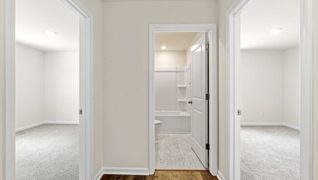 121 Bobbin Rd, Greenville, SC 29611 - photo 3