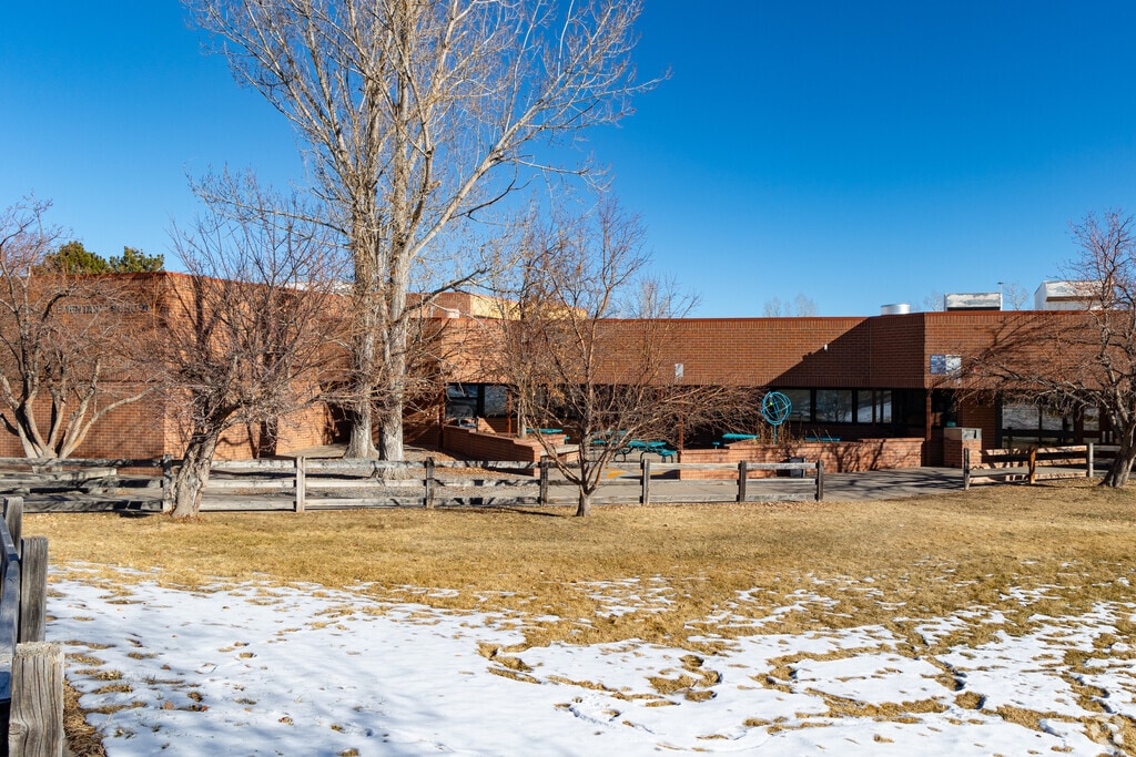 Coronado Elementary School is an above average public school in Littleton.