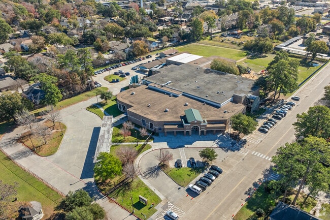 A bird's-eye view reveals Ponderosa Elementary School's inspiring landscape.