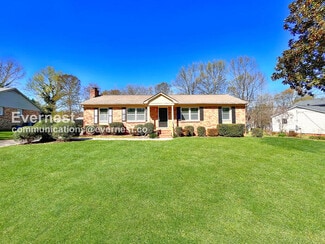 425 Shallowood Ln, Gastonia, NC 28054