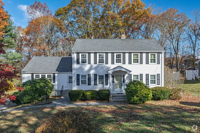 Colonial Revival homes add timeless elegance to Bunker Hill’s residential streets.