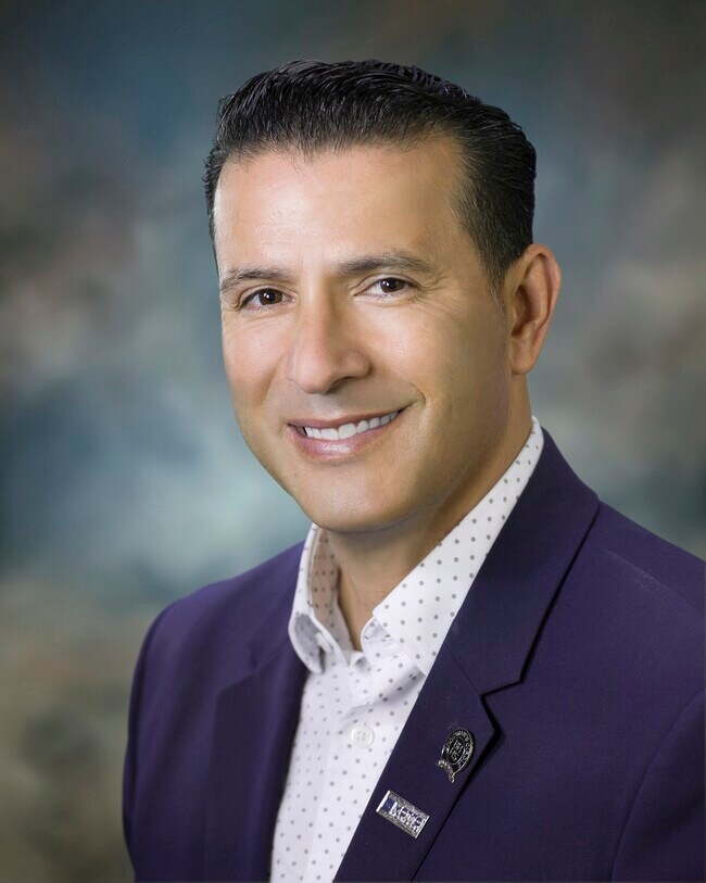 Sigifredo Ponce Real Estate Agent in Salinas, CA