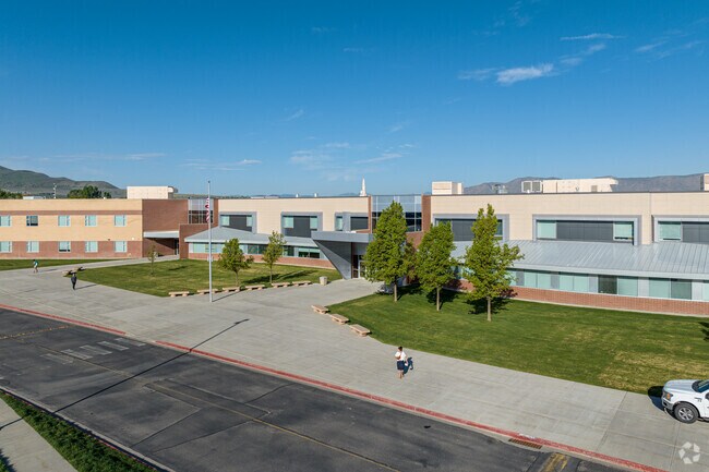 Salem Hills High School is located in the Salem neighborhood.