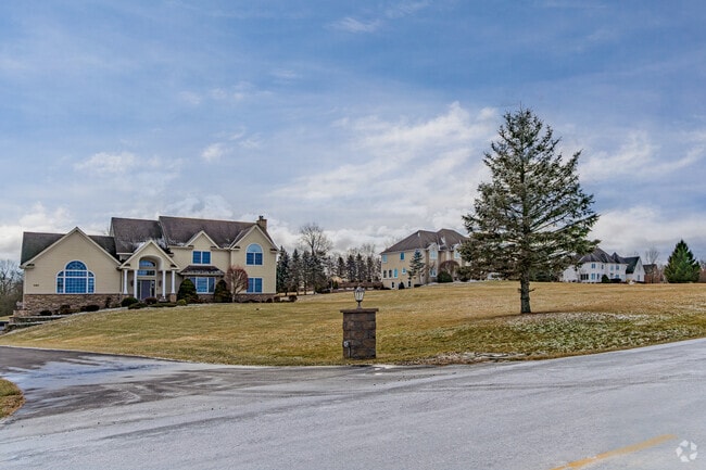 The homes in Hamnptonburgh have a variety of architectural styles to choose from.