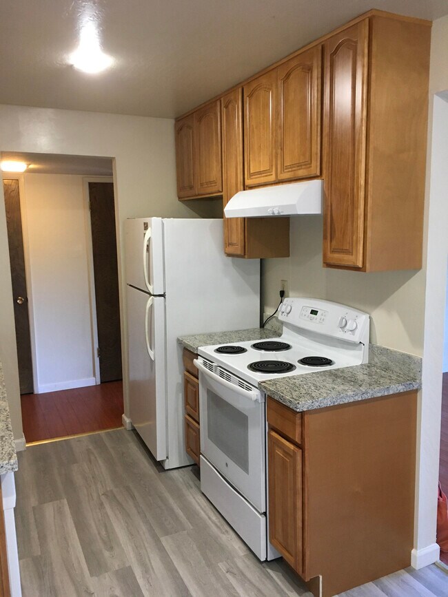 2762 Grove Way, Castro Valley, CA 94546