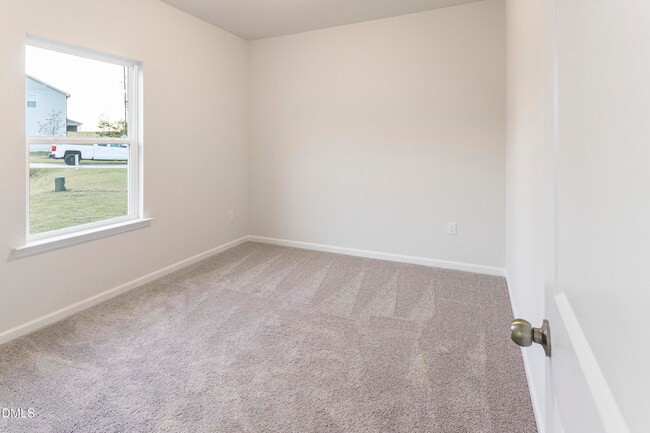 521 Olivia Crossing Ct, Four Oaks, NC 27524 - photo 4