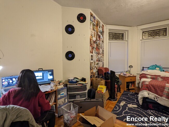 204 Hemenway St unit 1, Boston, MA 02115 - photo 2