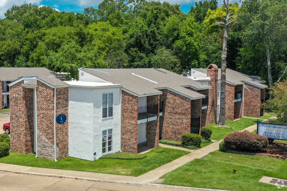 Greenview East, Baton Rouge, LA 70806 - photo 1