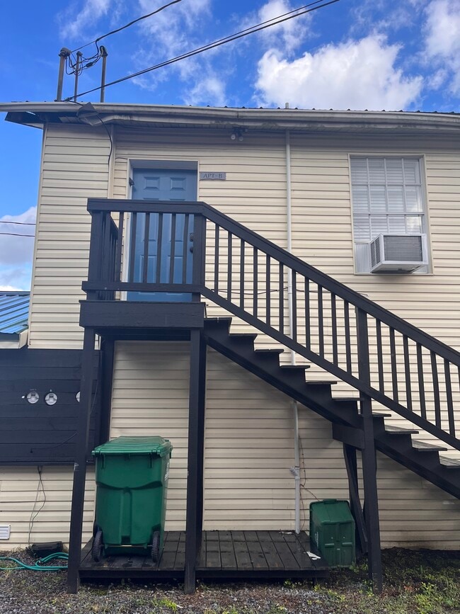 710 W Canal St unit B, Picayune, MS 39466 - photo 3