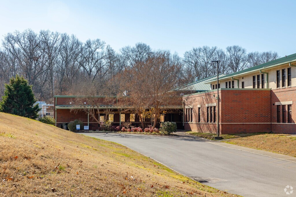 Chapman's Retreat Elementary School enrolls over 600 students every year in Spring Hill.