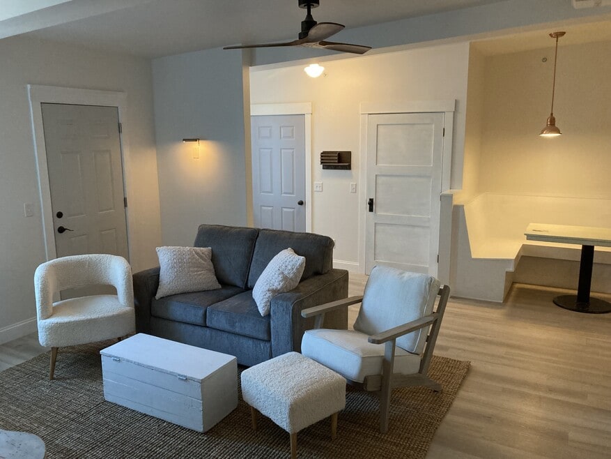 421 E Main St unit B, Stoughton, WI 53589 - photo 1