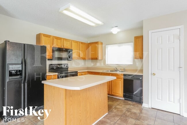 2609 Quarry Ridge Ln, Raleigh, NC 27610 - photo 7