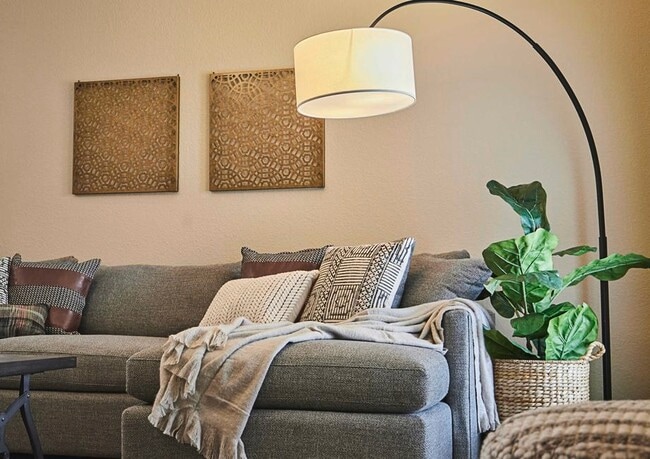 2279 Sawhill Dr unit 38654844, Linda, CA 95901 - photo 3