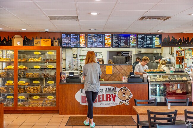 NY Bagelry serves West Wyomissing customers warm breakfast on Penn Avenue.
