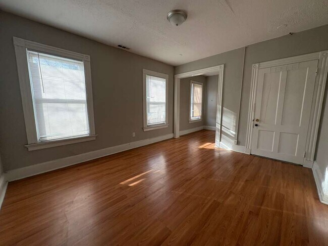 153 Humphrey St unit 2, New Haven, CT 06511 - photo 3