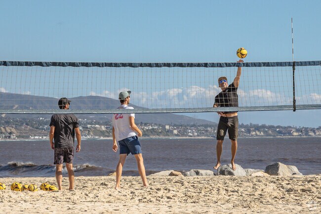 From Del Obispo, a quick bike ride leads to Doheny State Beach, where wide sandy shores, tide pools, and volleyball courts invite year-round outdoor relaxation.