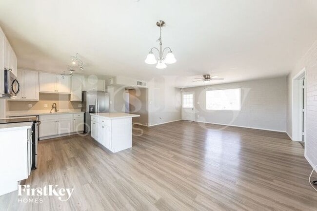 5037 W Krall St, Glendale, AZ 85301 - photo 4