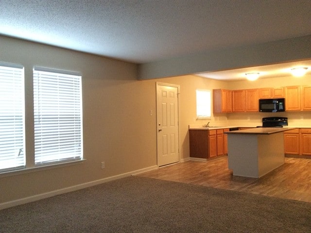 1281 Rosemary Ct, Greenfield, IN 46140 - photo 5