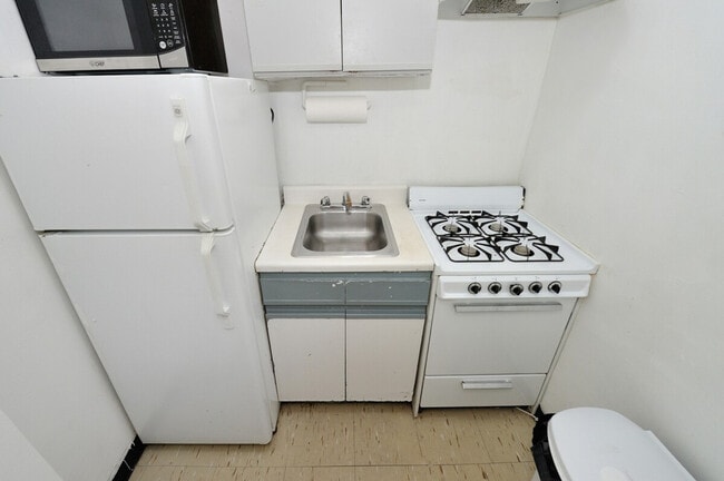 201 E 89th St unit ID1323915P, New York, NY 10128 - photo 5