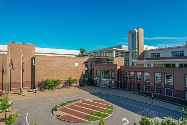 Wellesley Sr High School is highly rated in the town of Wellesley Farms.