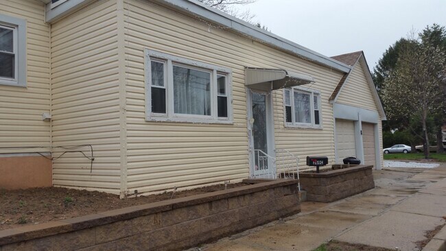 270 N 1st Ave unit Private C, Manville, NJ 08835 - photo 2