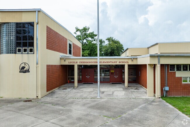 The teachers of Lucille Cherbonnier/Norbert Rillieux Elementary earned a B from Niche.