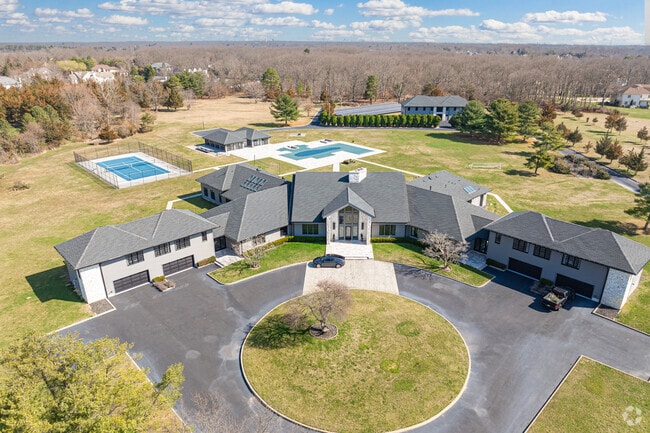 Wall Township is home to many large estates, especially to the west where there are many farms.