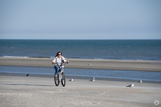 Gardner beaches on Hilton Head Island are perfect spots to enjoy the area's natural beauty.
