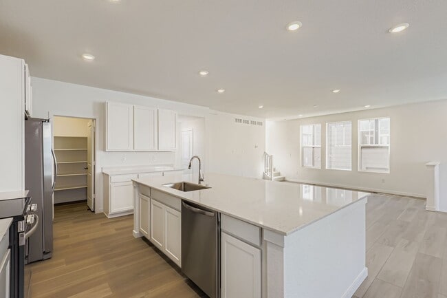 6816 E 149th Dr, Thornton, CO 80602 - photo 3