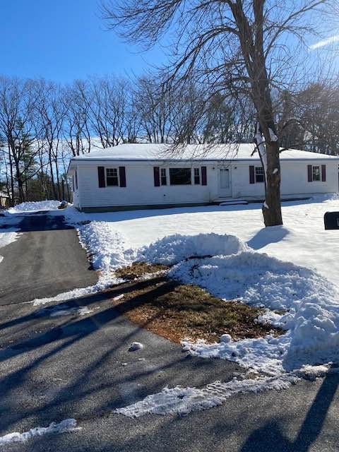 106 Burnell Dr, Yarmouth, ME 04096