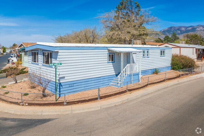 Home prices range from 73,000 to 140,000 dollars in Four Hills Mobile Home Park.