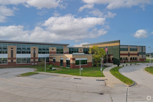 North Junior High School has students in grades 7-8.