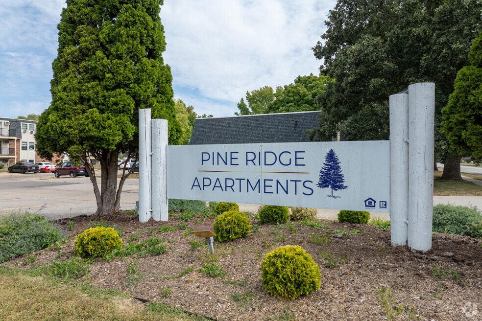 Pine Ridge Apartments