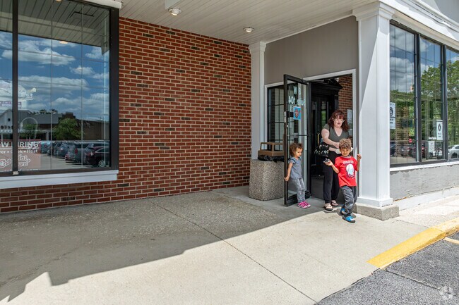 Located within West Highlands, Colonial Cafe started as a drive-in restaurant in 1941.