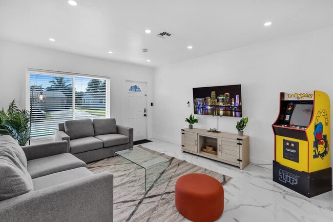 7001 Coolidge St unit ID1372328P, Hollywood, FL 33024 - photo 3