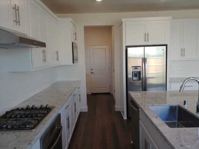 2481 Azalea Ave, Tracy, CA 95376 - photo 7