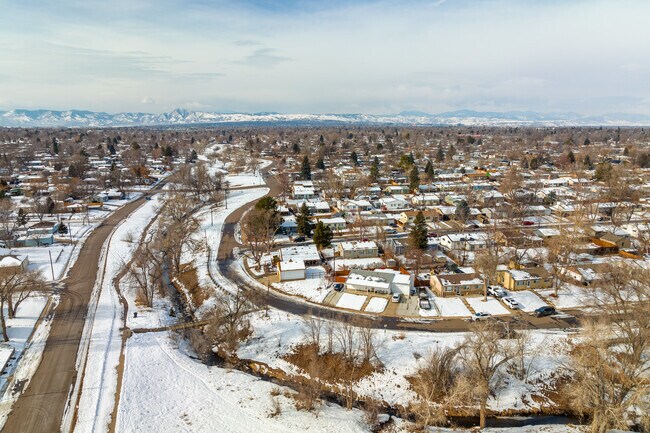 Mexico Ave in Mar Lee winds along Sanderson Gulch Park giving some homes a beautiful view.