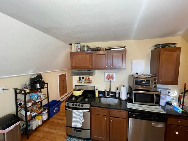 5 Irving St unit 1, Somerville, MA 02144 - photo 2